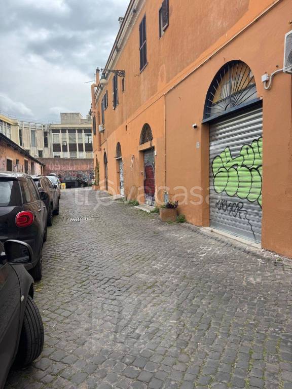 negozio in vendita a Roma in zona Tiburtino