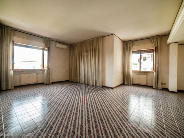 appartamento in vendita a Roma in zona Ostiense