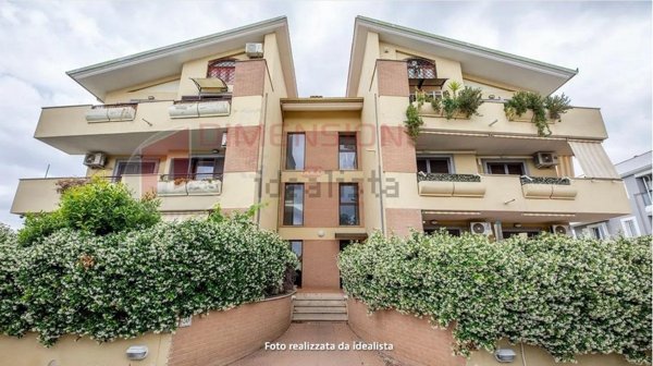 appartamento in vendita a Roma in zona Lunghezza