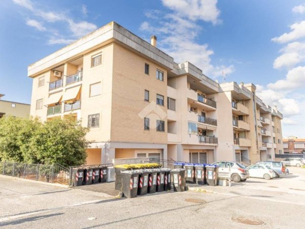 appartamento in vendita a Roma in zona Casal Monastero