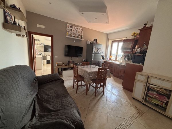 appartamento in vendita a Roma in zona Valle Muricana