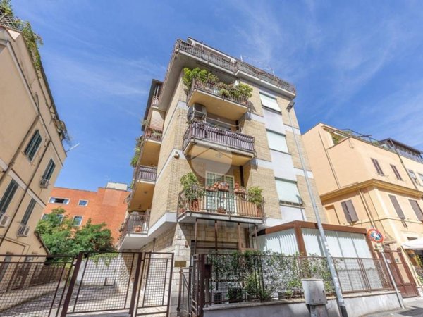 appartamento in vendita a Roma in zona Della Vittoria