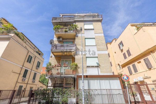 appartamento in vendita a Roma in zona Della Vittoria