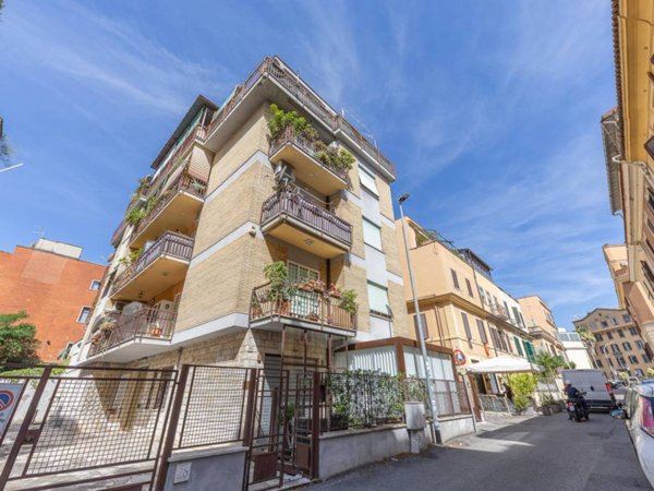 appartamento in vendita a Roma in zona Della Vittoria