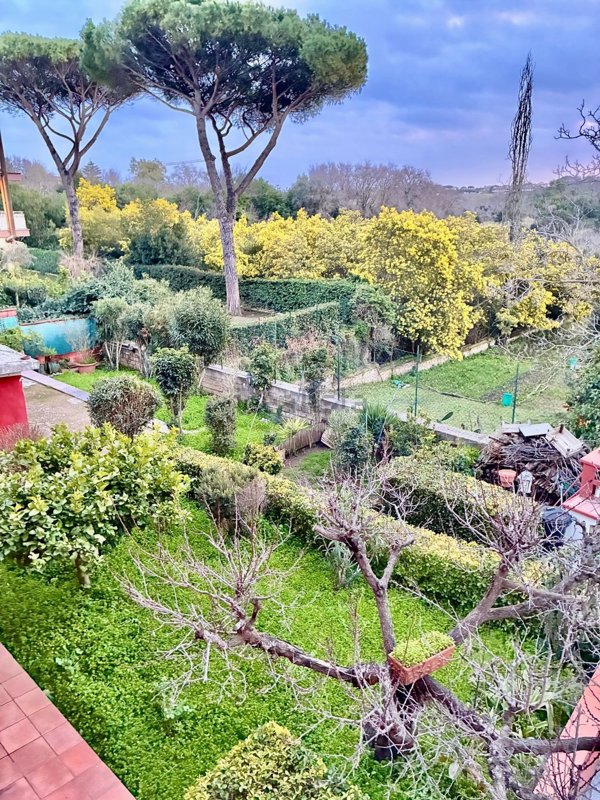 appartamento in vendita a Roma in zona Corviale