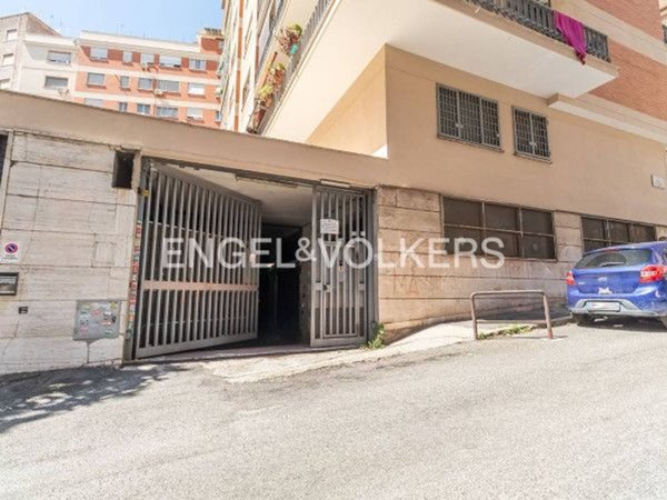 negozio in vendita a Roma in zona Collatino