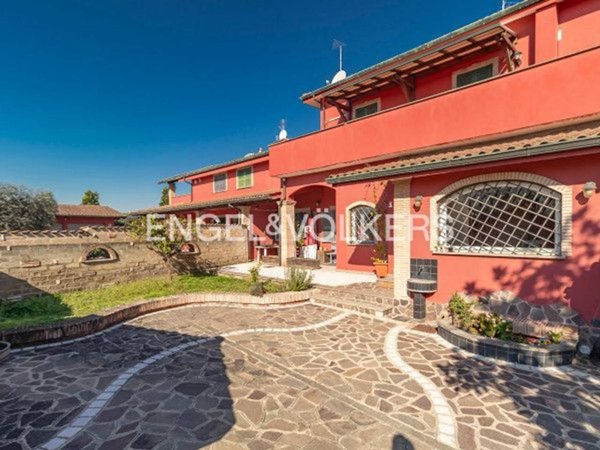 casa indipendente in vendita a Roma in zona Torre Angela