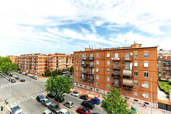 appartamento in vendita a Roma in zona Ostia
