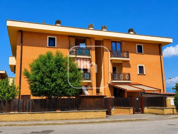 appartamento in vendita a Roma in zona Castelverde
