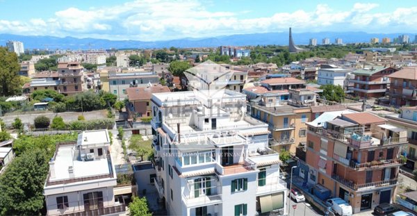 appartamento in vendita a Roma in zona Torre Angela