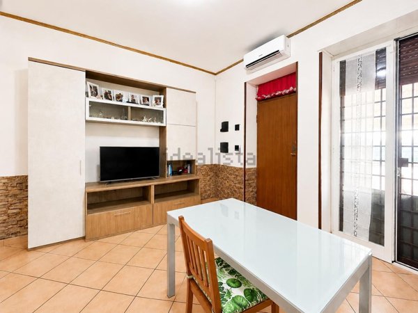 appartamento in vendita a Roma in zona Giardini di Corcolle