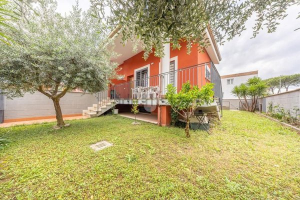 appartamento in vendita a Roma in zona Finocchio