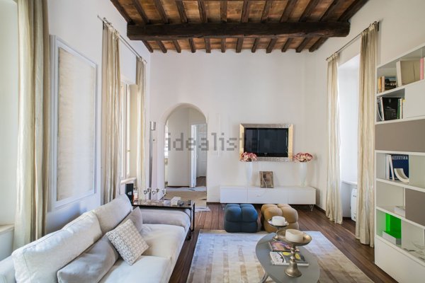 appartamento in vendita a Roma in zona Parione/Sant'Eustachio