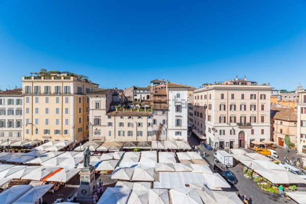 appartamento in vendita a Roma in zona Rione Regola