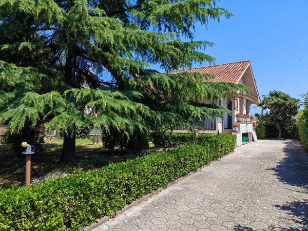 casa indipendente in vendita a Roma in zona Finocchio