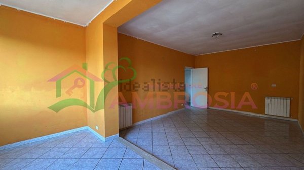 appartamento in vendita a Roma in zona Torre Angela