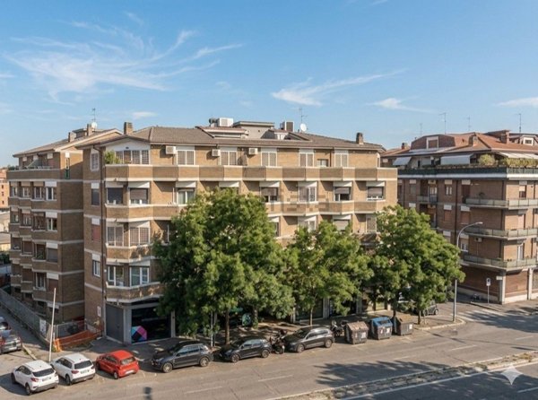 appartamento in vendita a Roma in zona Ostiense