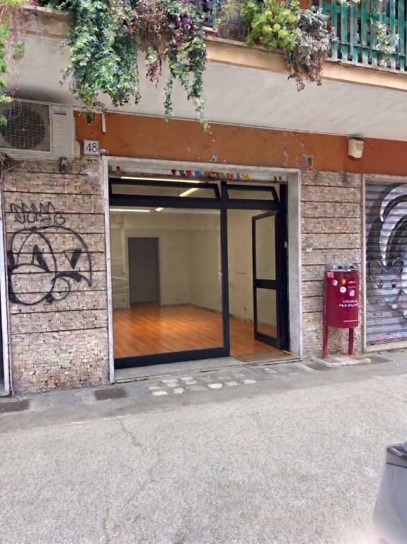 negozio in vendita a Roma in zona Portuense