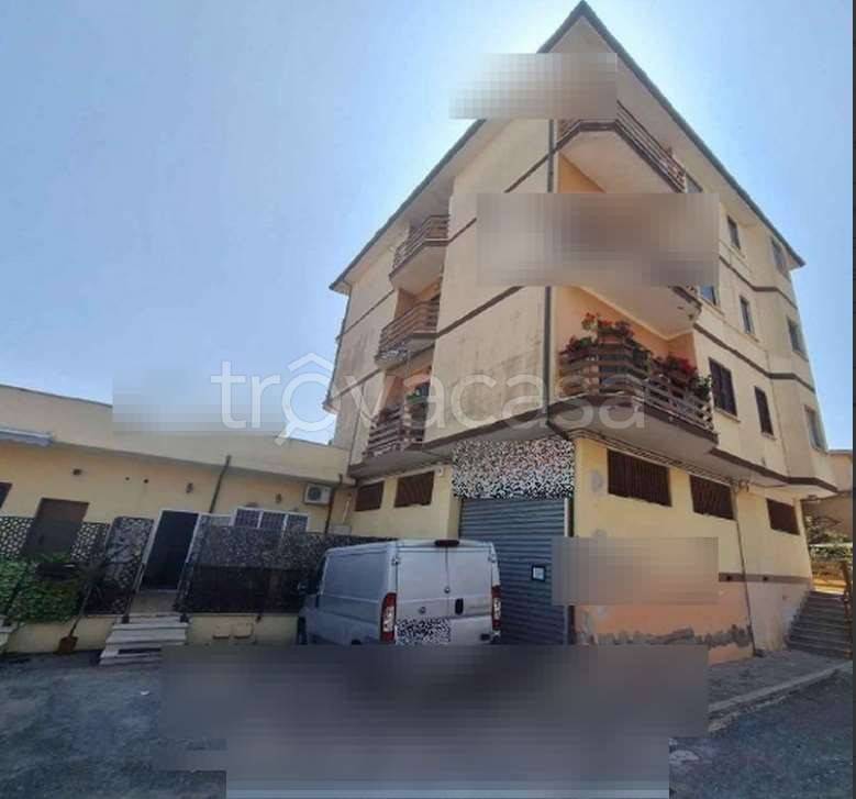 appartamento in vendita a Roma in zona Acilia