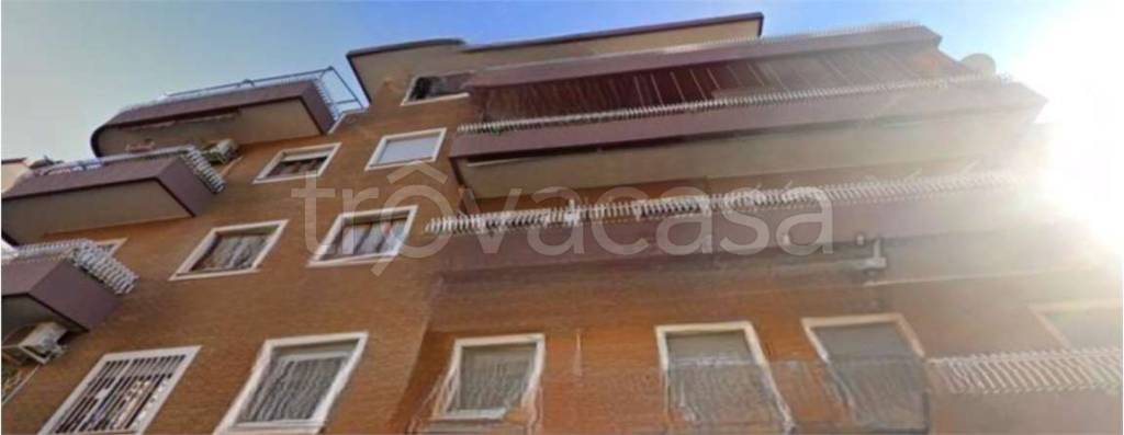 appartamento in vendita a Roma in zona Prenestino-Labicano