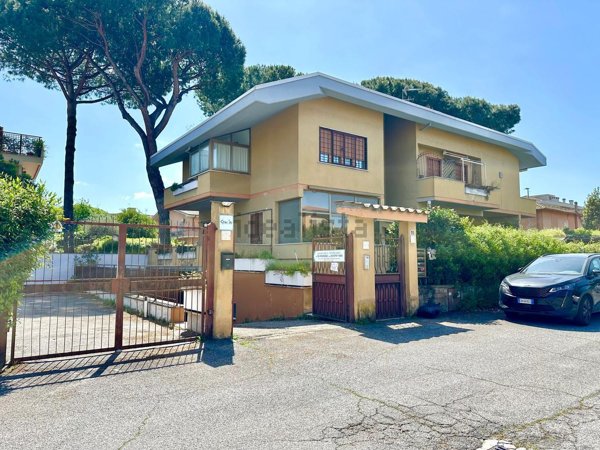 appartamento in vendita a Roma in zona Casal Morena