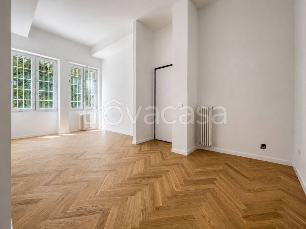 appartamento in vendita a Roma in zona Ardeatino