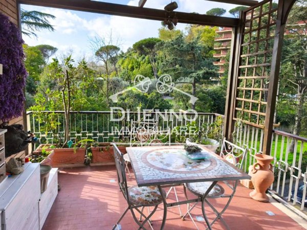 appartamento in vendita a Roma in zona Tomba di Nerone