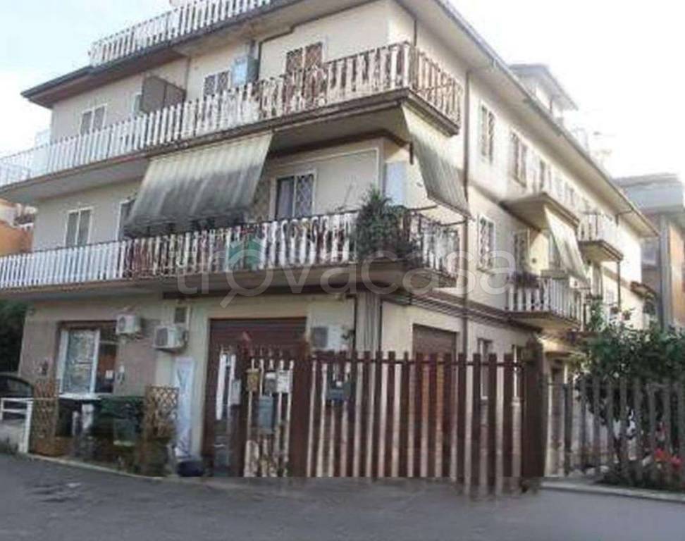 appartamento in vendita a Roma in zona Finocchio