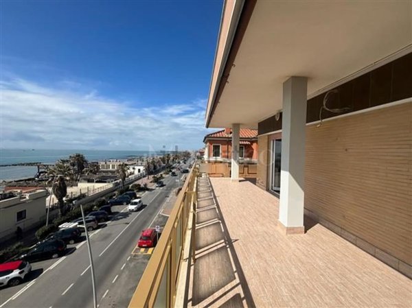 appartamento in vendita a Roma in zona Ostia