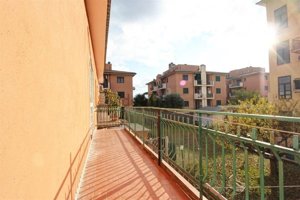 appartamento in vendita a Roma in zona Lunghezza