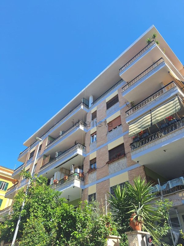 appartamento in vendita a Roma in zona Prenestino-Labicano