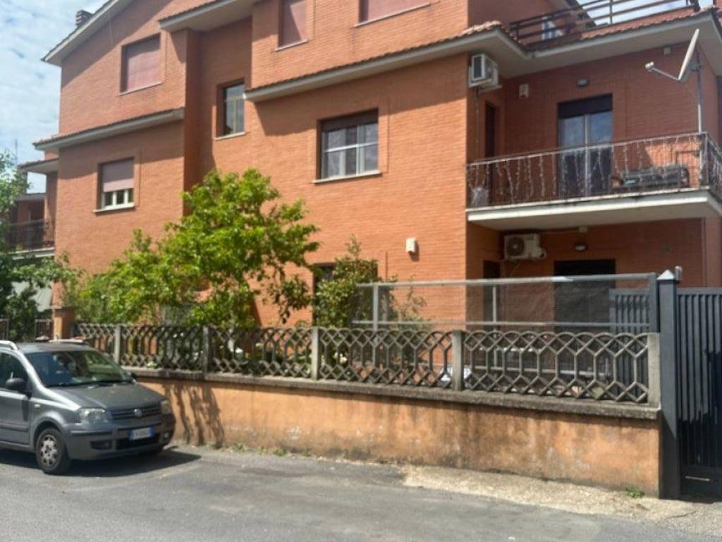 appartamento in vendita a Roma in zona Labaro
