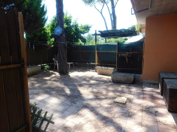 appartamento in vendita a Roma in zona Tomba di Nerone