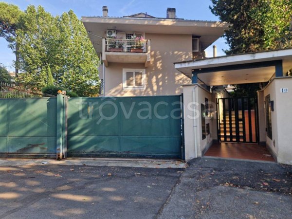 appartamento in vendita a Roma in zona Tomba di Nerone