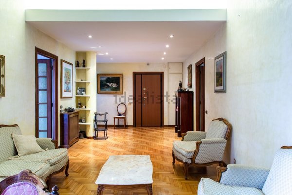 casa indipendente in vendita a Roma