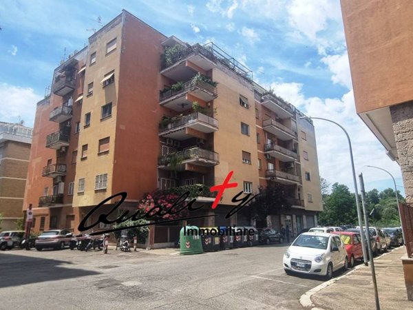 appartamento in vendita a Roma in zona Appio Latino