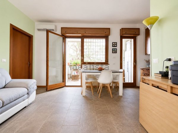 appartamento in vendita a Roma in zona Settecamini