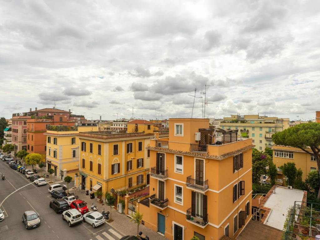appartamento in vendita a Roma in zona Gianicolense
