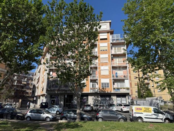 appartamento in vendita a Roma in zona Prenestino-Labicano
