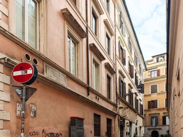 appartamento in vendita a Roma in zona Parione/Sant'Eustachio