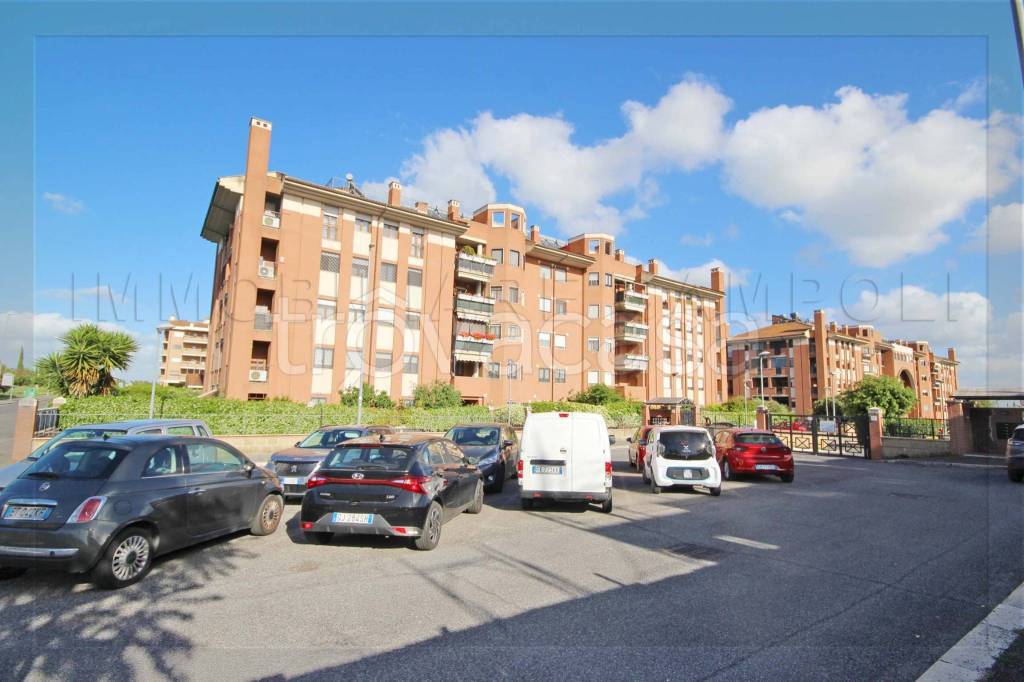 appartamento in vendita a Roma in zona Cinquina