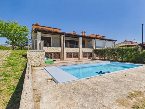 casa indipendente in vendita a Roma in zona Massimina/Casal Lumbroso