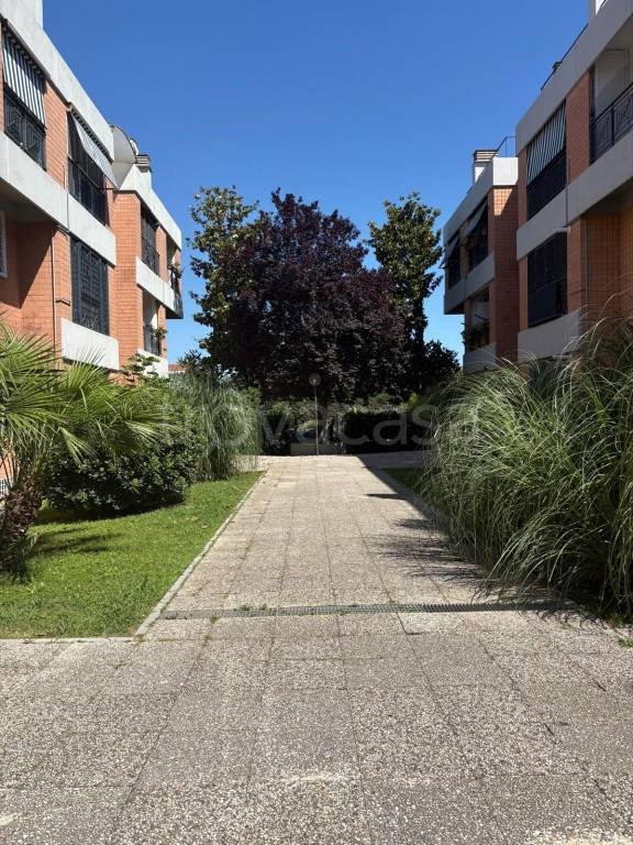appartamento in vendita a Roma in zona Acilia