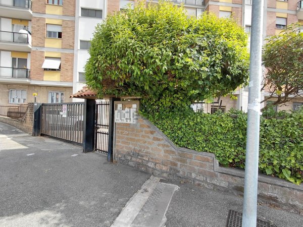 appartamento in vendita a Roma in zona Torre Spaccata