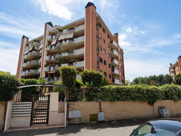 appartamento in vendita a Roma in zona Spinaceto