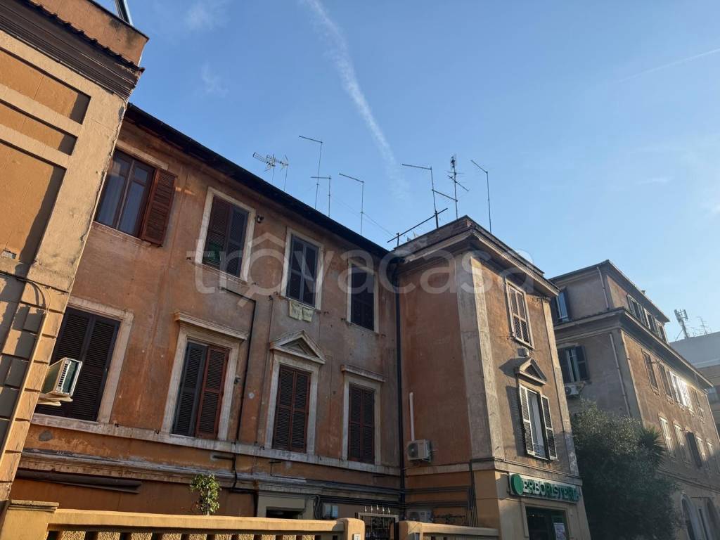 appartamento in vendita a Roma in zona Tuscolano