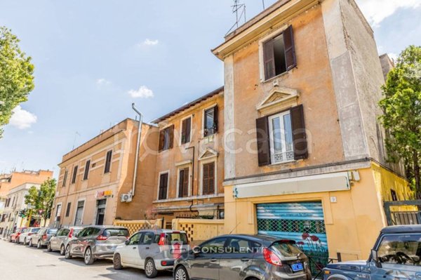 appartamento in vendita a Roma in zona Tuscolano