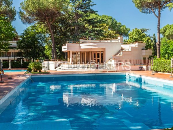 appartamento in vendita a Roma in zona EUR