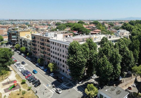 appartamento in vendita a Roma in zona Ostiense