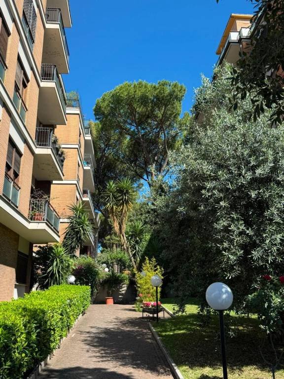 appartamento in vendita a Roma in zona Nomentano